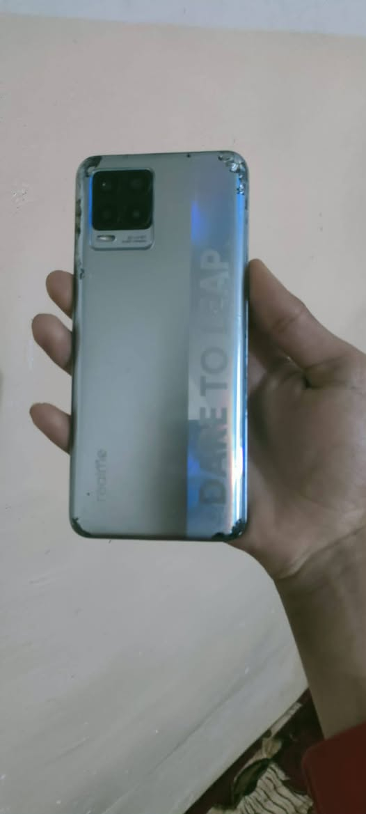 سلام عليكم جهاز ريلمي 8الذاكره 128الرام 8+8بوبجي 60فريم شرط الجهاز فقط ابدل شاشه و الضهر تعبان مثل ماموضح بل صوره السعر 60بي مجال مكاني الموصل جانب لايمن


**إذا كنت صاحب هذا الإعلان وتريد حذفه لأي سبب، رجاءا أرسل رسالة إلى الدعم الفني**