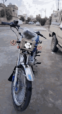 السلام عليكم دراجه ايراني سونك 2025 اربعه كير  125 CC بيها نقوصات اللايت الامامي مكسور وشاشه مكسوره البقيه شرط مابي عيب *********** سعر قفل من الاخير بدون معامل 650 ابو 600 و625 لا تعلق مستعجل على البيع
