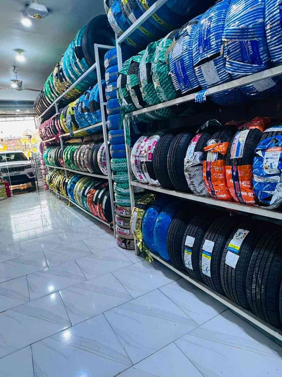 اليسر ...اطارات وبطاريات 

تبديل بلنص الكتروني 

بسمايه ..شارع العام ..مقابل فلافل لبنان 

يتوفر اطارات جميع انواع جميع القياسات اسعار جملة
جميع الماركات العالمية ياباني امريكيه اندنوسي كوريا  صيني

فحص اطارات وبطاريات السياره 

للأستفسار ع الرقم 
***********
