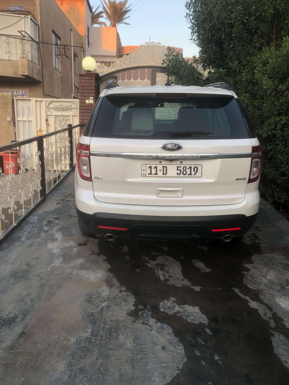 السلام عليكم 
فورد اكسبلور 2011 استلام الشركة نيفيا 
خليجي السياره مكفولة من الصبغ والتعديل مكفولة من الدعامية للدعامية 
ابيض صدفي 
7 راكب 
فوول مواصفات 
تشغيل عن بعد 
سلايت 
تحكمات ستيرن 
جنطة كهرباء 
شاشة 
حساسات 
رقم مميز بغداد 4 ارقام 
السياره بأسمي 
السعر 170 وبيها مجال 
العنوان بغداد البنوك شارع مستشفى مارينا 
للاستفسار ***********❤️***********.
