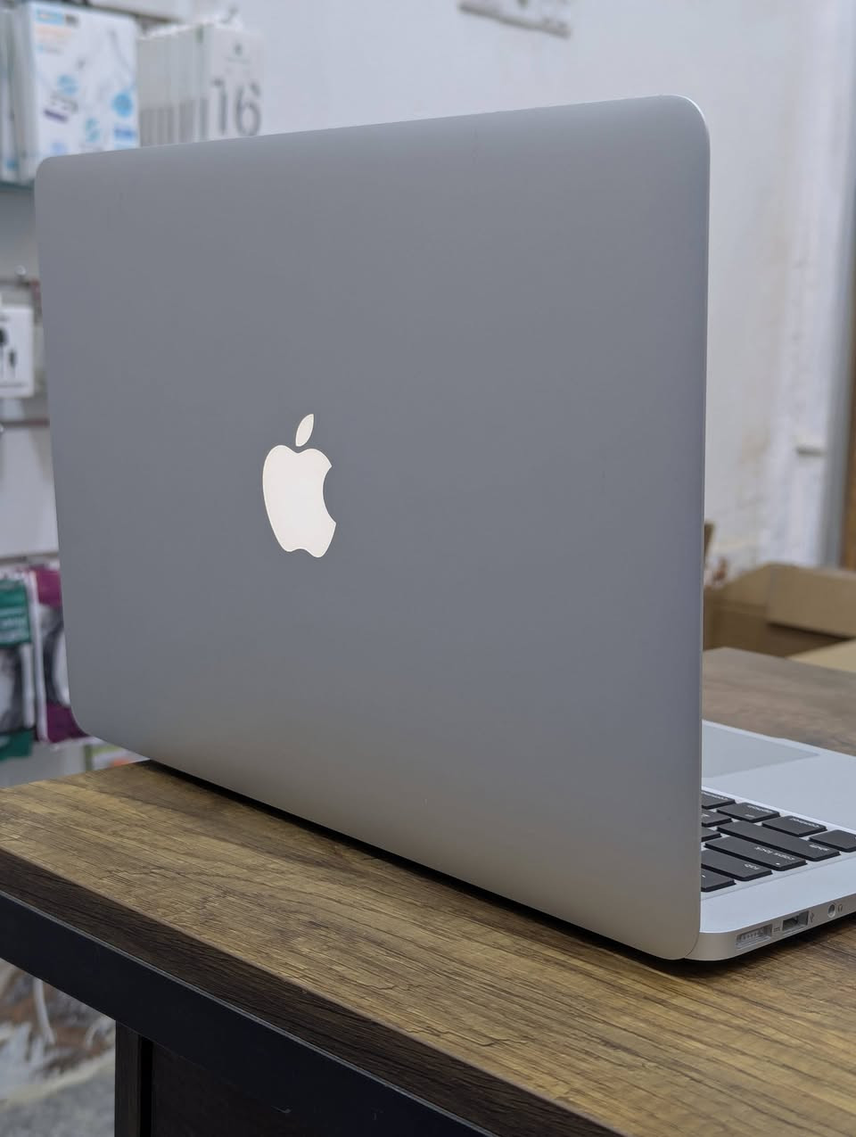 السلام عليكم
القطع المتوفر كلها قطع اخيرة واسعارهم كلش مناسبه بضروف ارتفاع الاسعار ماعليك بس ادز على الخاص او على 
الواتس اب: ***********
وحياكم الله واهلا وسهلا
