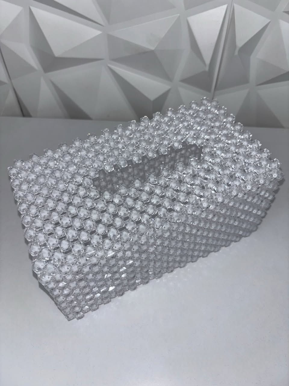 علبة مناديل من خرز الكرستال تلمع لمع✨💗
قياساته 
عرض  20cm 
الطول 10cm
العمق  11cm

#explorer #trending #fyp #handmade #اكسبلور_فولو


**إذا كنت صاحب هذا الإعلان وتريد حذفه لأي سبب، رجاءا أرسل رسالة إلى الدعم الفني**