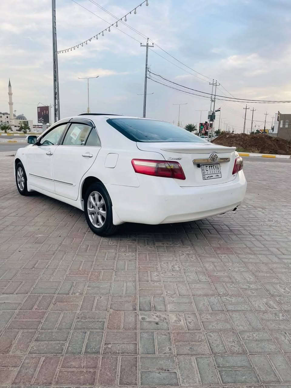 للبيع تويوتا كامري موديل 2009
وارد خليجي – شركة الفطيم
المحرك: 4 سلندر 2400 سي سي
الترقيم: بغداد – تحويل مباشر
الفئة: فول مواصفات (أعلى فئة)
الحالة: سيارة جاهزة
المواصفات:
تحكم ستيرن جهتين
كاميرا خلفية
مثبت سرعة
مقاعد كهرباء
بردة خلفية
فتحة سقف
حساسات أمامية وخلفية
تبريد قطعتين (ثلج)
إشارات بالمرايا
إدامة كاملة
الضمان والحالة الفنية:
كير ومحرك كفالة
صدر أمامي وخلفي
يوجد مكانين صبغ في الهلال الخلفي ويم الرقم الخلفي
باقي السيارة كفالة
السنوية باسمي
الصور برقم قديم، حالياً السيارة شادّة رقم جديد إنكليزي

رقم الهاتف (واتساب): ***********
