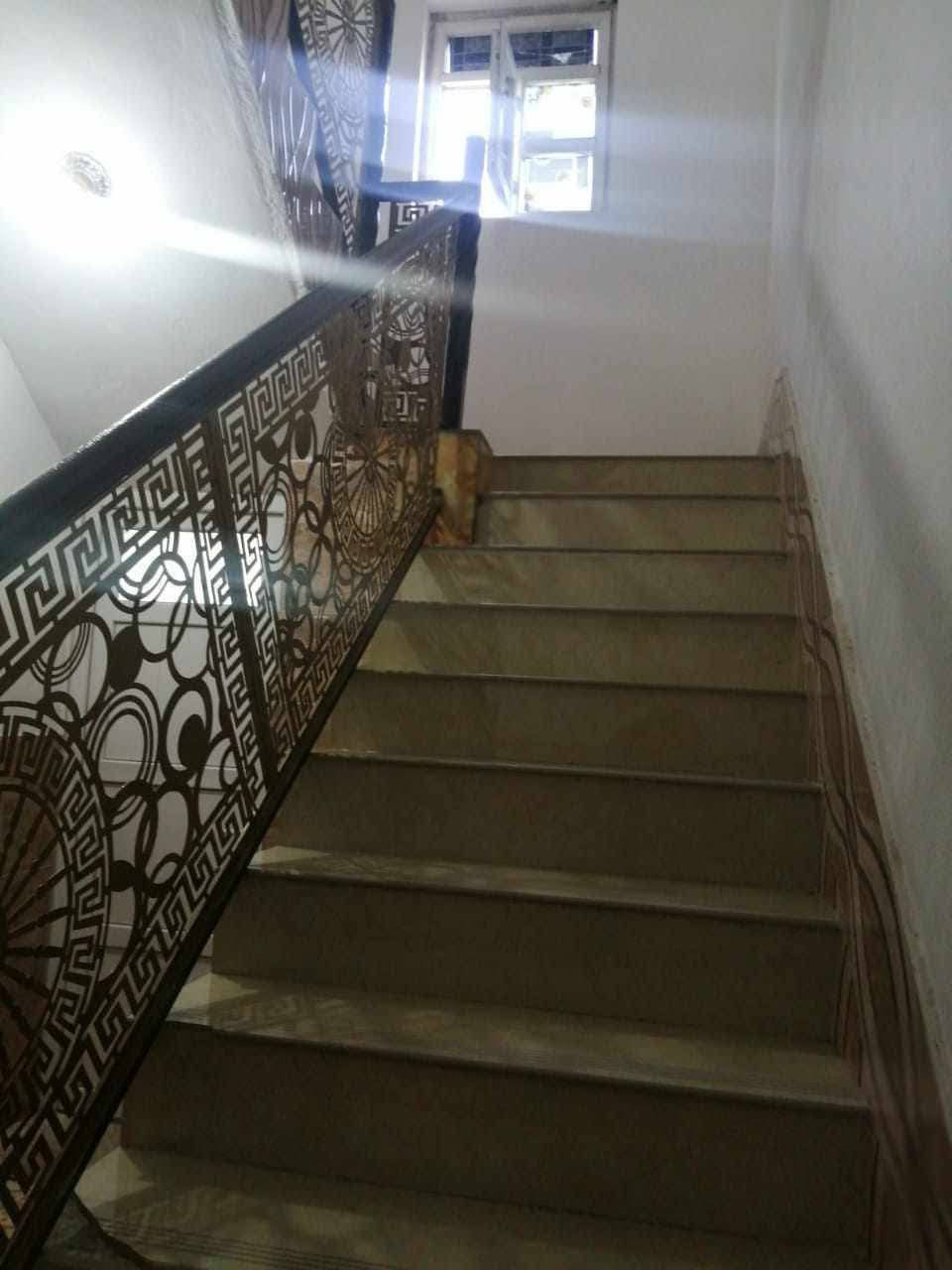 للبيع منزل في منطقة الحصية
المواصفات:

البناء: حديث وبتشطيب عالي الجودة.

المساحة والتقسيم:

طابقين مميزين.

4 غرف نوم واسعة.

مطبخ حديث بتصميم عملي.

هول للاستقبال العائلي.

ديوانية رحبة للضيوف.

للتواصل والاستفسار: [ ***********].
