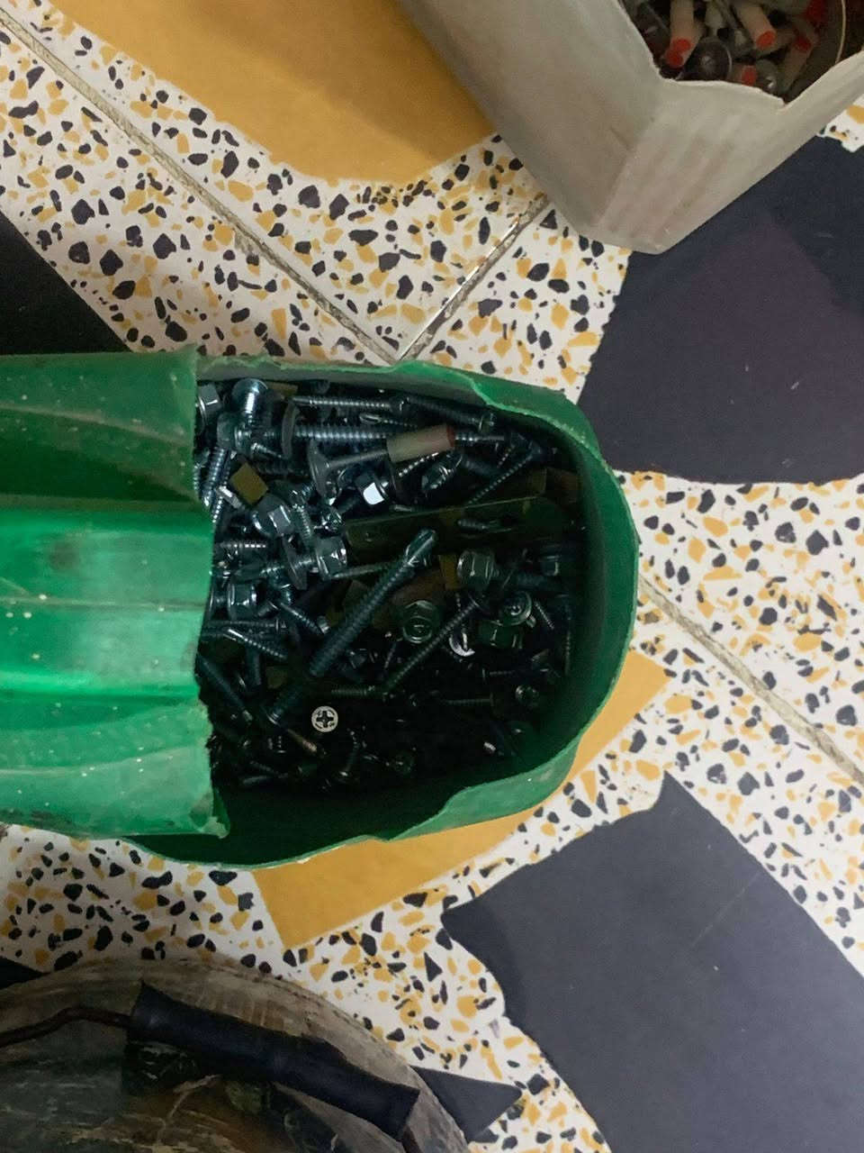 السلام عليكم اخوان أغراض حدادة كاملة للبيع مكينة لحيم إلكترونية تلحم ٧٠١٨ و٦٠١٣ كتر منضدي كوسرة طيارية كهربائية وسط دريل مسدس كهربائي كوسرة شحن دريل مسدس شحن دريل همر شحن دريل لقمة شحن يدة ظب عزم شحن مسدس طلقات كبير سيار كهرباء ٤٠ متر مع عدة متفرقة للمعلومات البيع شلع ما ابيع قطعة وحدة العنوان بغداد الشعب حي سومر شارع المدارس *********** واتساب
