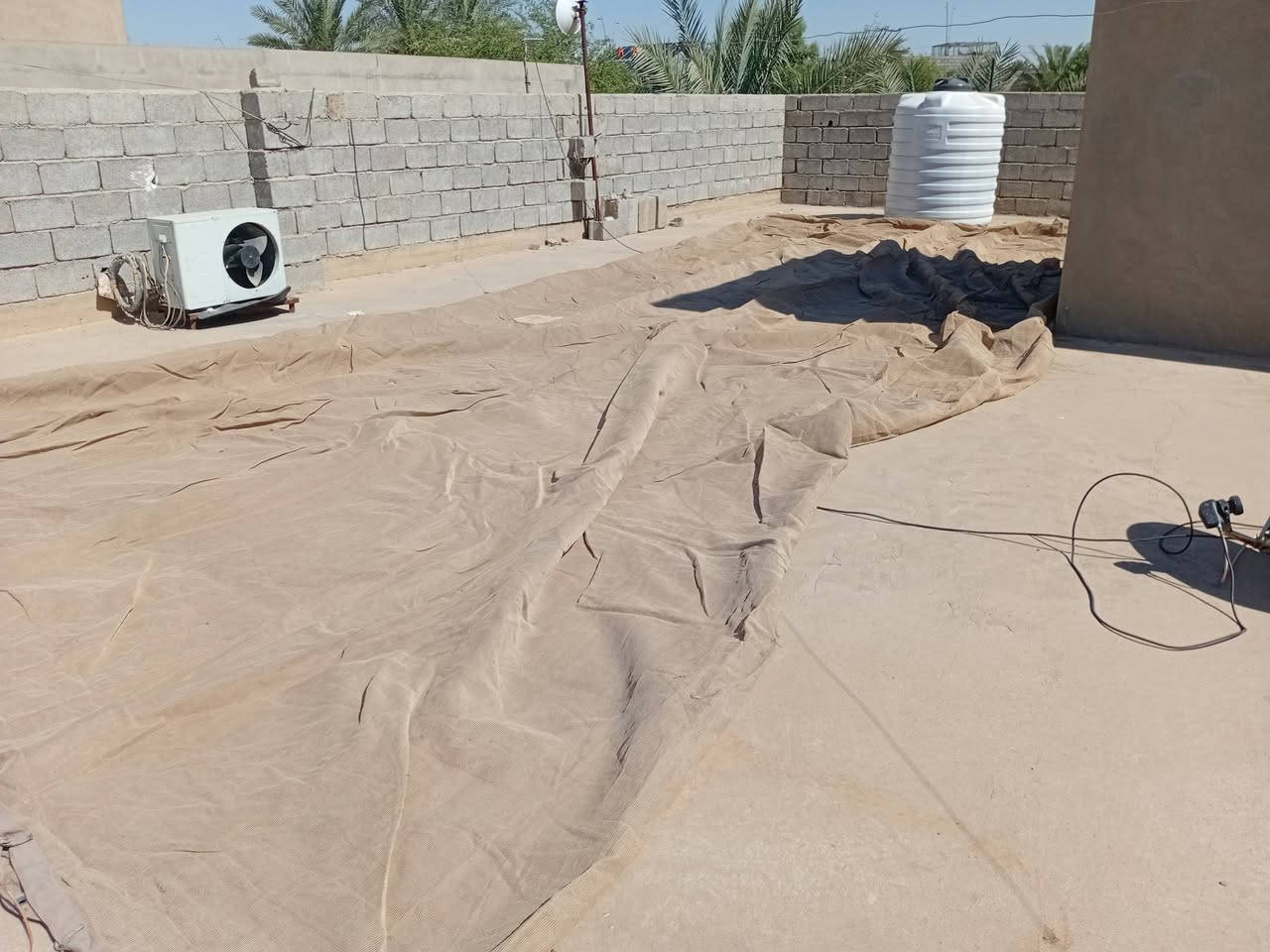 السلام عليكم للبيع جادر ضلي امريكي اصلي يفيد اصحاب المشاتل الكراجات طول ٢٠ عرض ١٠ سعر خاص ديالى بعقوبة قرب جسر خرنابات ***********
