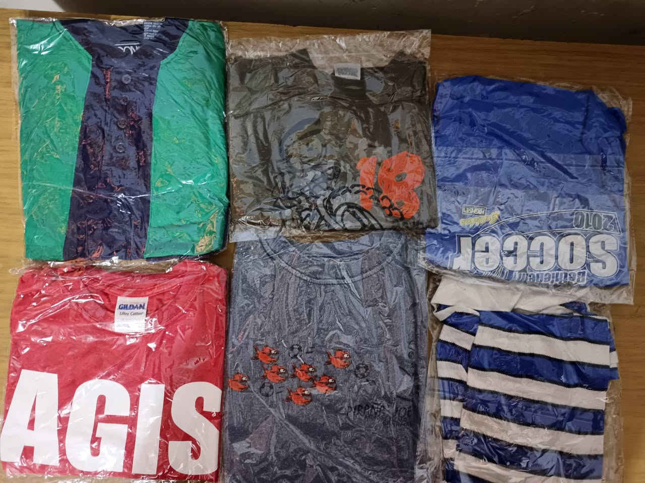 السلام عليكم ، هذني جان والدي مفتح بيها و عزلنا
القطع المغلفة مغسولة و مرتبة عددهن ٦٦
و القطع الغير مغلفة عددهن ٢١ 
اريد ابيعهن سوية كلهن ياخذهن لان منكدر نفتح بعد 
للتواصل واتس ***********
او تليكرام 
@qk_kd
قدر السعر و خاف الله و بيهن مجال و تدللون
