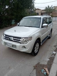 للبيع ميتسوبيشي باجيرو 2011 فول مواصفات حبتور رقم بغداد للاتصال ٠٧٧٢٨١...