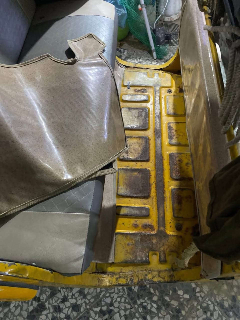 سلام عليكم تكتك للبيع موديل 18 أوراق اصولي و بسمي محرك يخبل التكتك نضيفه ول كرفه تجنن مرزوقه الله شاهد مال جناي مو بياع شره أبيعه أريد اشتري سياره التكتك سعره 5050 وبيه مجال قليق العنوان طوريج *********** بلا زحمه المو شراي ليراسل او يتصل كربلاء, العراق
