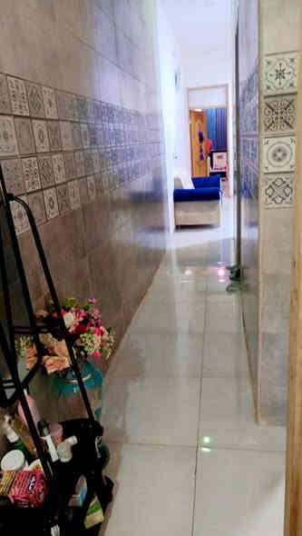 السلام عليكم
بيت للبيع في حي الصحفين المساحة الكلية 125م واجهة 5م والنزال 25 م
بناء ٢٠٢٤ طابقين بناء طابوك البيت مطلوب إسكان
المنطقة مخدوم ماء كهرباء ومجاري وحاليا جاي يشتغلون ماء جديد ٣٧ مليون للإسكان
تدفع ١٩٢ الف
للاستفسار الاتصال على الأرقام التالية
***********
***********
