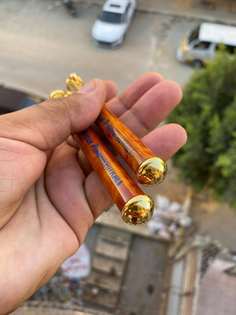 عدد اثنين قلم حبر جاف من ماركه بولبوينت انتاج قديم المهتم يتفضل واتس... ***********
