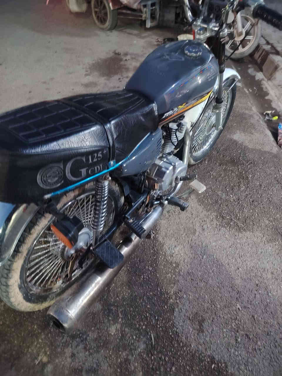 السلام وعليكم درجه لبيع شاصي رفيع درجه موديل ٢٢كل عيب مابي شرط محرك ما مفتو بل كرتون   كبس
سعر ٤٣٥والف وبي مجال حك الجيه  ***********
