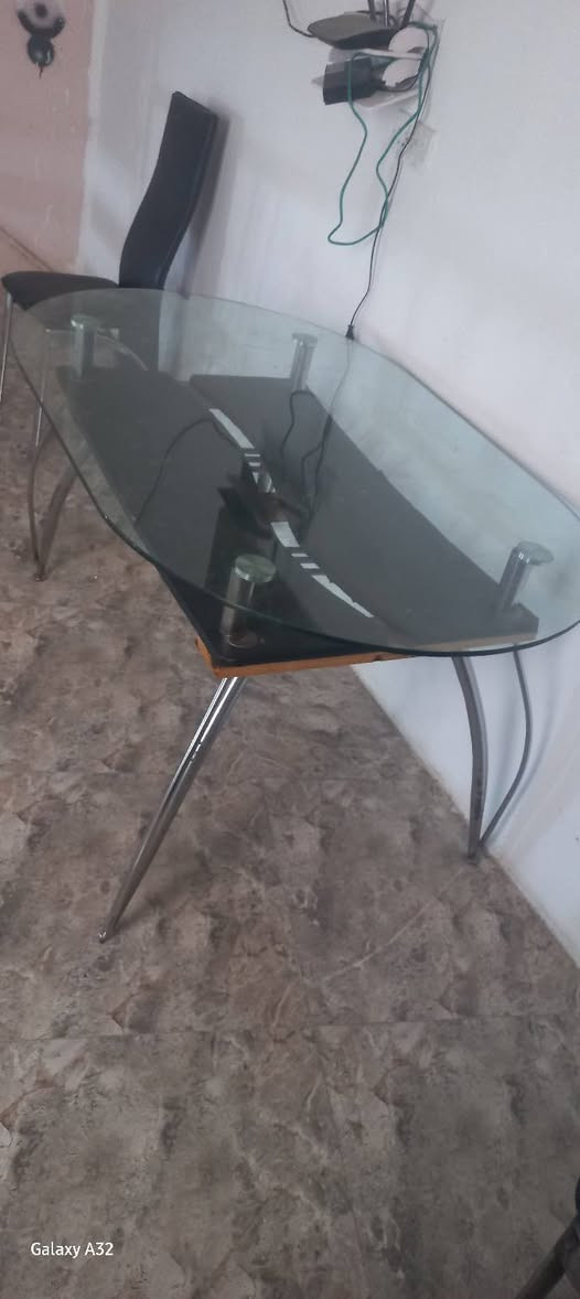 عندي ميز طعام للبيع نظيف وية اربع كراسي هم نظيفات السعر ٧٥وبي شوي مجال لليريدة
مكاني الخالص _الشرقية_قرب السيد يوسف الي تريد تعلق او تراسلني واتساب ***********
