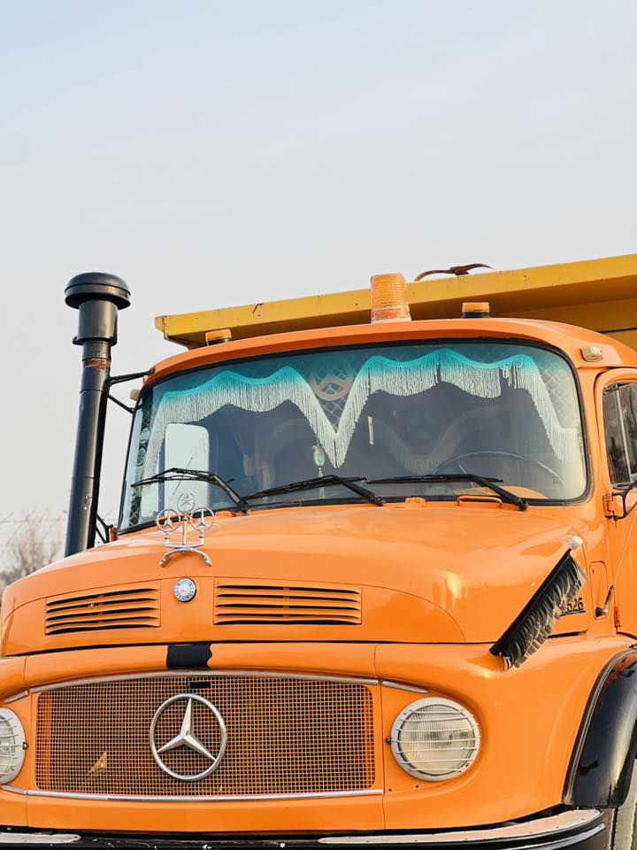 السلام عليكم للبيع قجمه موديل 79 رقم نينوى  محرك كير اكسلات كل نضيف تخم تاير جديد دبل دعامية شاصي بلادي 
السعر 55مليون بيهه مجال مكاني صلاح الدين ***********
