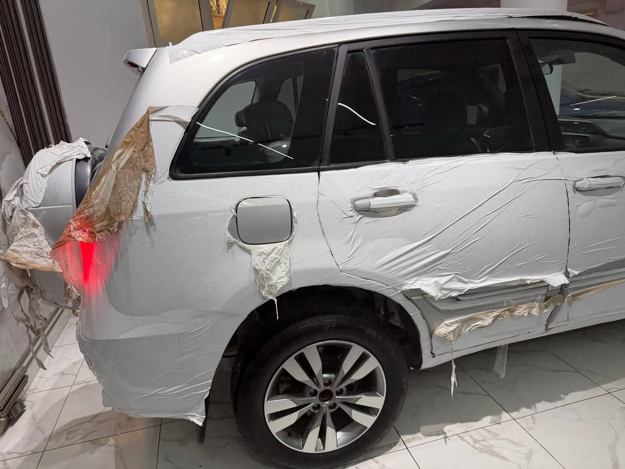 شيري تيجو3 موديل 2024 🚘🚘🚘
زيرو بجواب المرور
متوفر فضي وفراني
اعلي فئه  
(فتحه سقف ،ايرباج،ABS،EBD،جنط سبور لونين،فرش جلد ،ليد امامي وخلفي ،شاشه وكاميرا،حساس ركن،مثبت سرعة،طاره ملتي)
عنوانا : -الياسمين 6- تاني نمره من محور مصطفي كامل -التجمع الاول


**إذا كنت صاحب هذا الإعلان وتريد حذفه لأي سبب، رجاءا أرسل رسالة إلى الدعم الفني**
