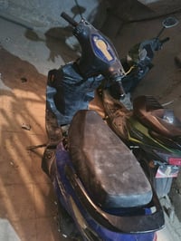 سكنس للبيع طافيه بس اذا تخلي باتري تشتغل بيها وياله ذهبيه  07515884143...