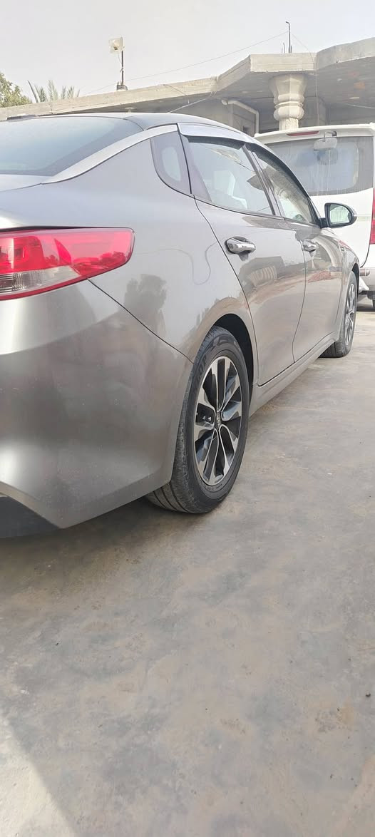 السلام عليكم اوبتما 2016 أمريكي فول مواصفات سياره جاهزه ضررها بنيد وقبق جنطه بدون دواخل السياره ماشيه 150الف حقيقي السعر 125 وبيها مجال قليل مكان السياره واسط ناحيه الدبوني للاستفسار ***********
