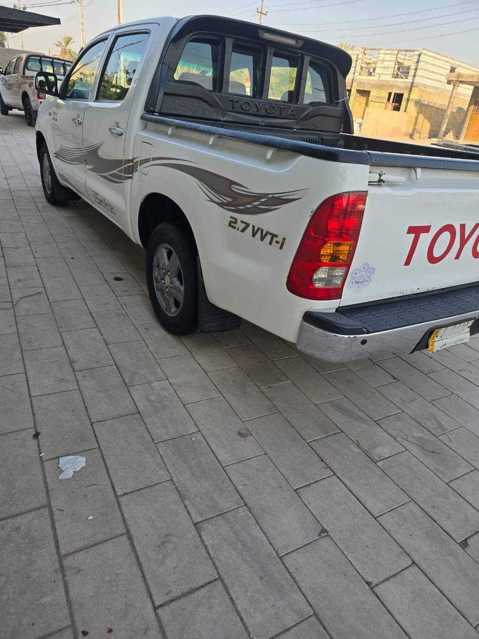 سلام عليكم للبيع هايلوكس للبيع موديل٢٠١١ ***********

