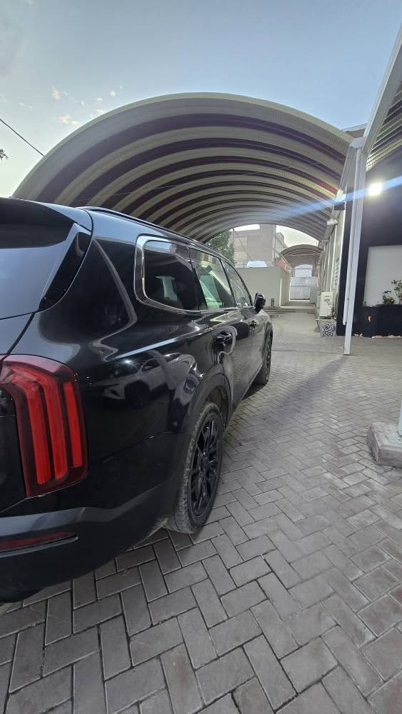 كيا تيلورايد 2021 sx فووول
السيارة ex بلاك اديشن فول مواصفات
 7 راكب كشن vip محرك v6 3800
بأسمي ماشية 57 الف ميل
حادثها فقط تبديل دعامية بدون صبغ السيارة 

مواصفات السيارة
كاميرات 360 
حساسات امامية خلفية
صندوق كهرباء 
مري شفط 
اشارة بالمري
بانوراما امامية خلفية
تشغيل عن بعد
كشن كهرباء
تبريد و تدفئة بالمقاعد
تدفئة بالستيرن
اندرويد اوتو و ابل كار بلي
شاشة جبيرة 
سستم صوت هارمن
كاميرة ويه الاشارة بالدشبول
دفع رباعي و دفلوك 
تحديد مسار 
رادار امامي خلفي
قيادة ذاتية
نقاط عمياء
تبريد و تدفئة 3 قطع منفصل
اربعة وضعيات قيادة
شحن لاسلكي 
هاند بريك بصمه
بردات بلادي

السعر 30,000 دولار 
300 ورقة

مكان السيارة
بغداد الحبيبية - شقق الحبيبية
***********
*********** بغداد, العراق
