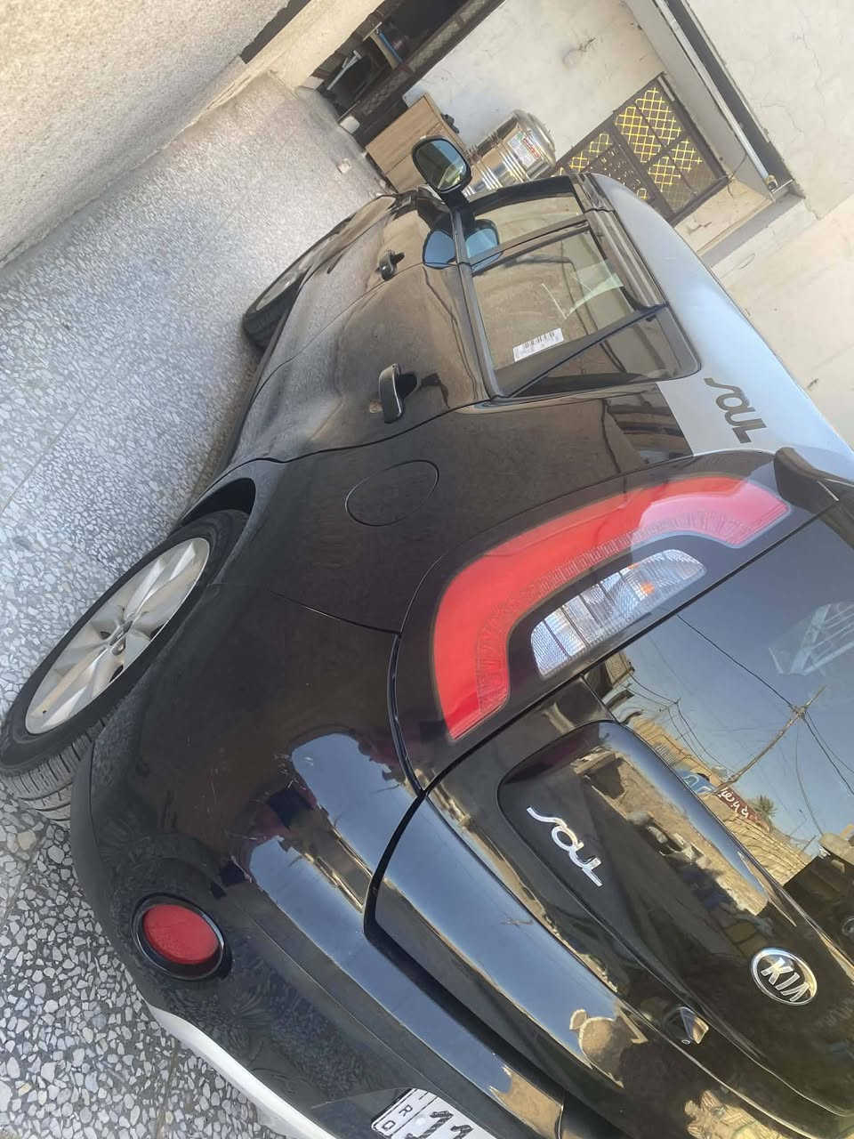 سيارة صول محركً2000 gdi موديل 2017 اسود وارد امريكي فول مواصفات بصمه كشنات كهربائي بنراما الداخل لونين اسود ورصاصي مقاعد اربعه مكيفه  رقم بغداد الجديد هزه وسنويه 2029 ماشيه 58 الف قابل للزياده ضربته باب السايق وتبديل  لغد بلادي بيه بدايه تبخير 
السعر ٩٨ للتواصل ع الرقم
 ‭0771 123 5630‬
