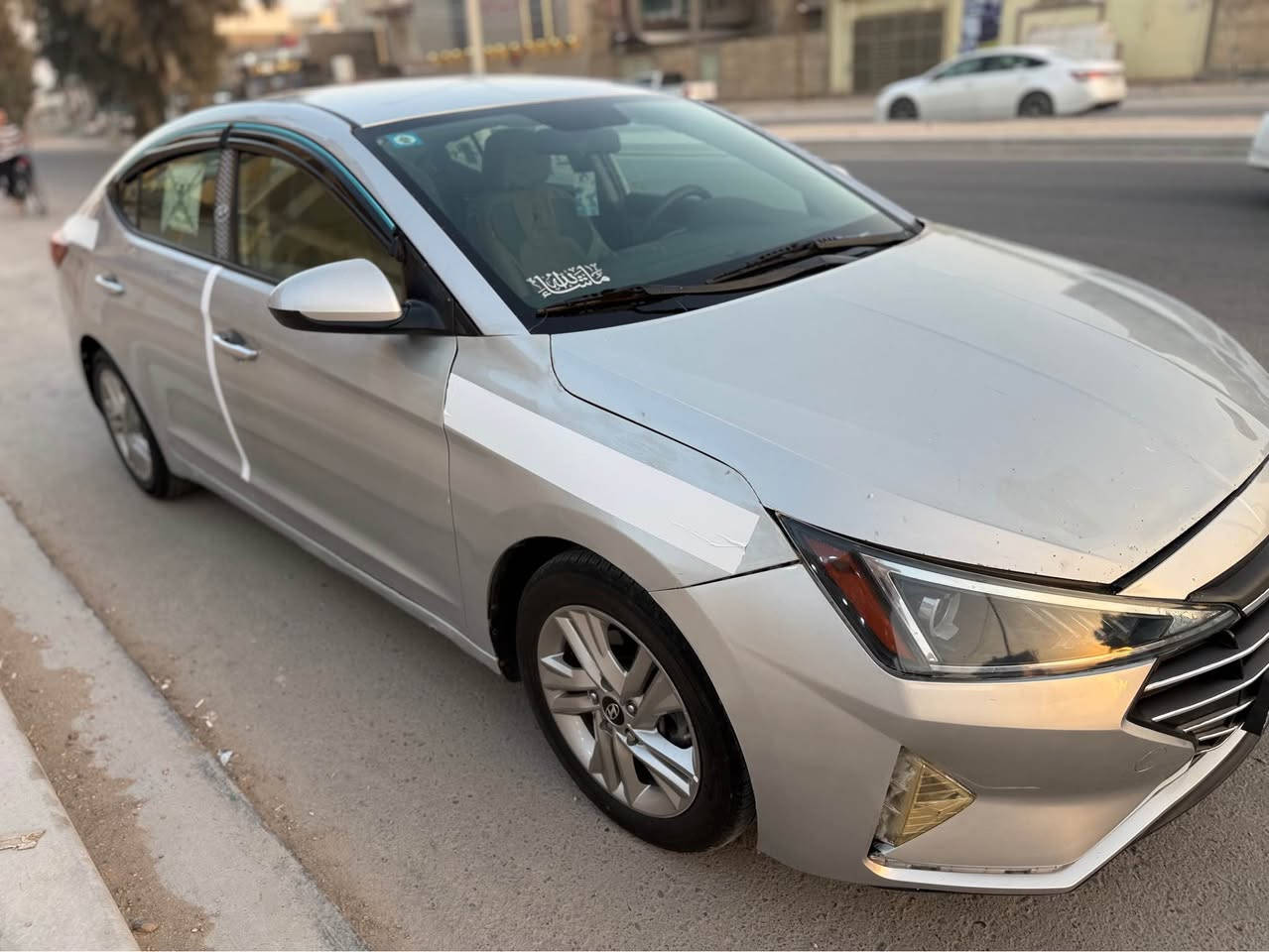 الانترا مديل19 وارد امريكي تبديل جاملغ وبنيد 
مكينه دوش السياره جاهزه من كلشي
رقم بصره انكليزي بسم ابن عمي 
*********** البصرة, العراق
