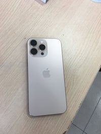 16 برو ماكس ذاكرة  256 بطارية 95 ماستر كفاله لون دزرت كامل ملحقات 1350...