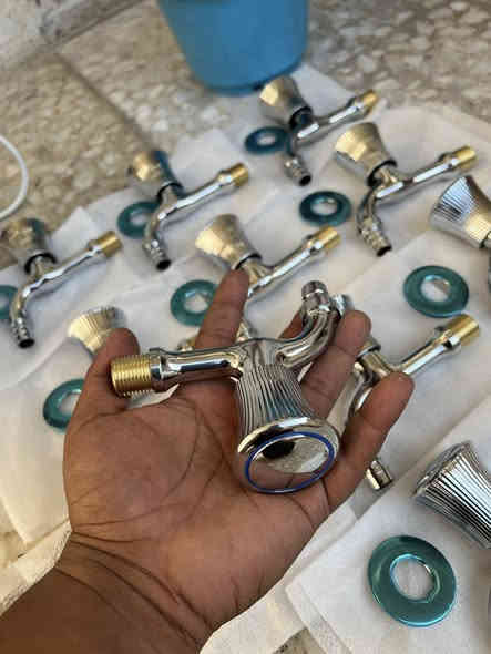 10 حنفيات وزن ثقيل جدا وزن قطعه ربع كيلو فولاذ كلهم ب30 يابلاششش
الحجز فقط وتساب *********** إذا مو اصلي او مو ثقيل رجعهن
