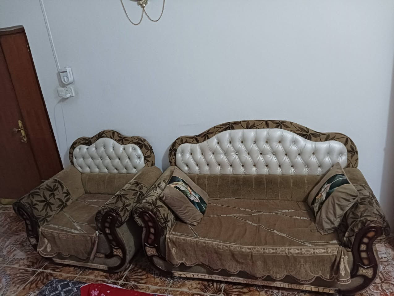 يابا السلام عليكم من رخصتك مدير الكروب تخم للبيع التخم جديد مستخدم شيء قليل والتخم نظيف والشراي ما يكون خاطر الا طيب المكان حله الاتصال ***********
