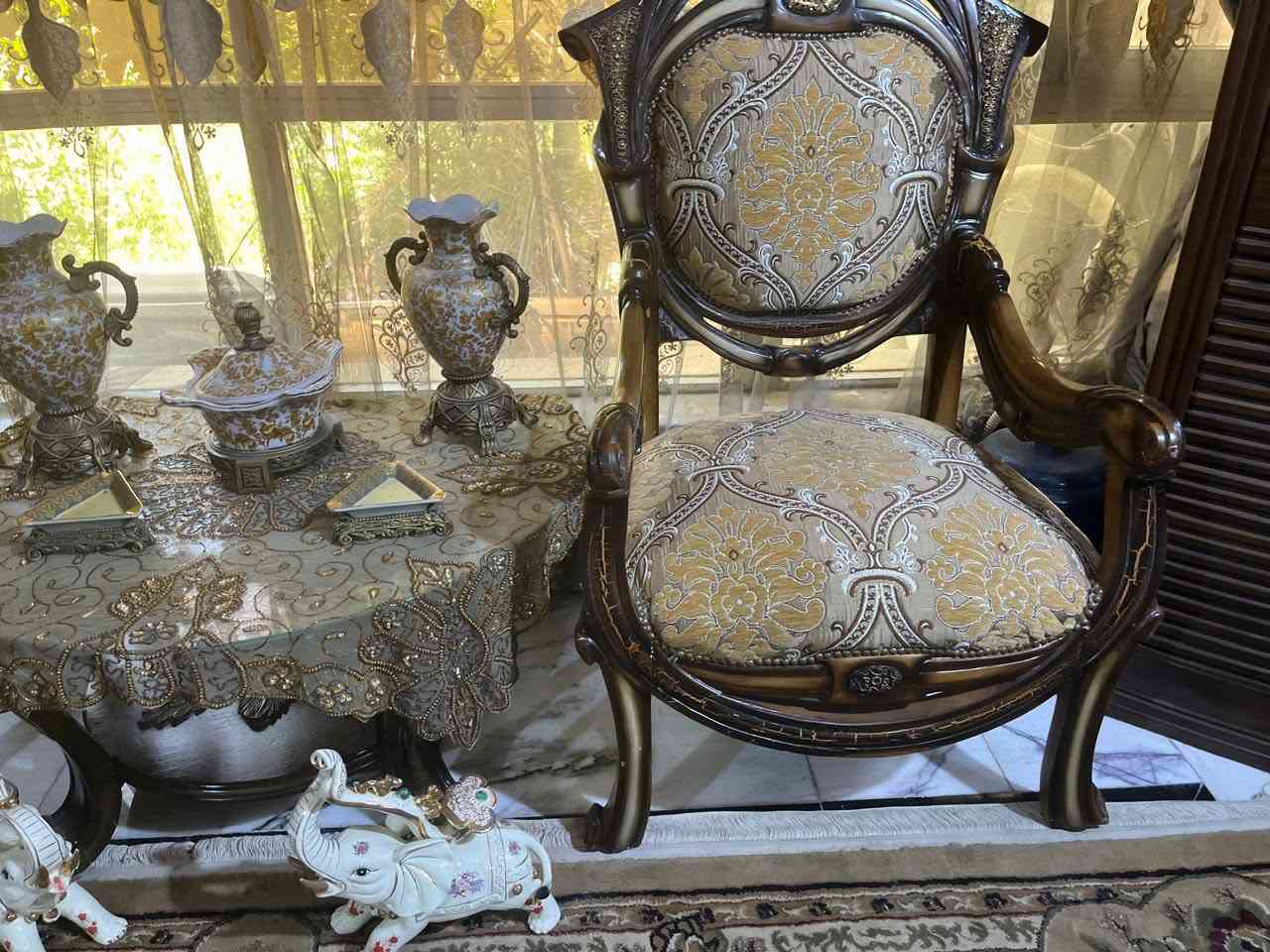 تخم قنفات للبيع معه طبلات و ميز تلفزيون و بوفية
***********
يحتوي على واتساب و رصيد

