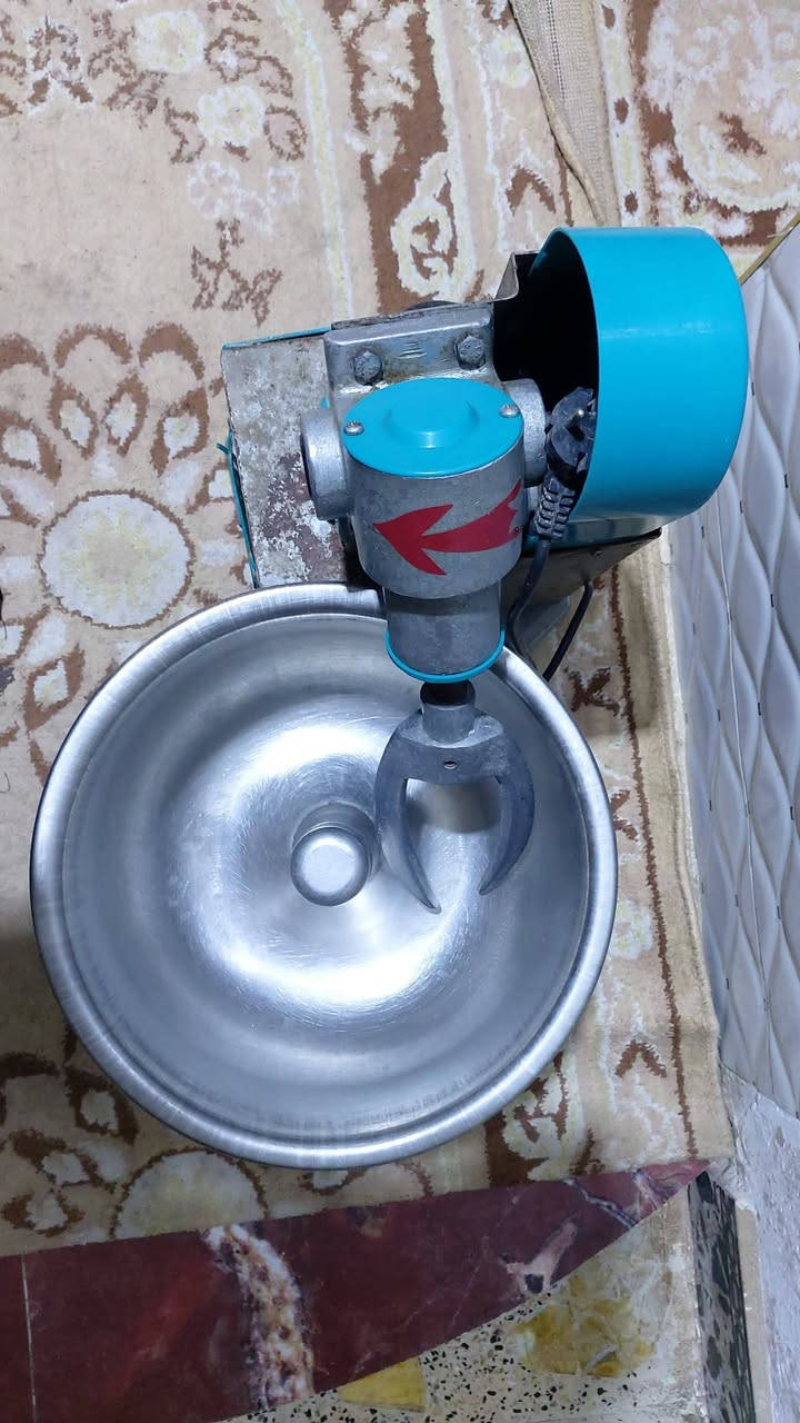 عجانه كبيره خمسه كيلو
سعر ١٥٠ رقم
***********
