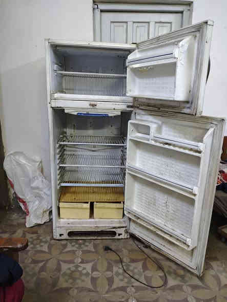 سلام عليكم عدنا ثلاجة شغالة مستعملة للبيع الي يريدها يتواصل معي على الواتساب 
***********
