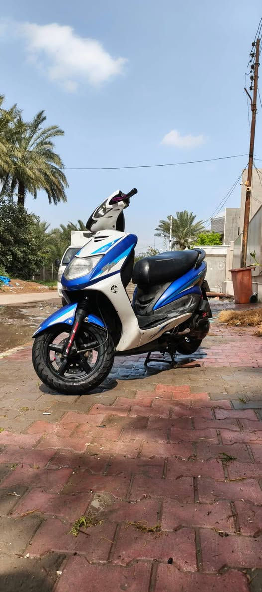 السلام عليكم دراجه للبيع السعر 500 وبيها مجال مكاني ديالى بعقوبة التحرير الرقم ***********+ بريكات WF+ كفاله عامه
