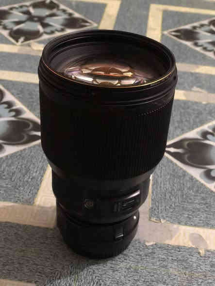 عدسه نيكون 85سكما للبيع مع ادبتر لفئه ال نيكون Z ملاحضه العدسه بدون هود نضافه مثل ماتشوف متواجد خاص ***********
