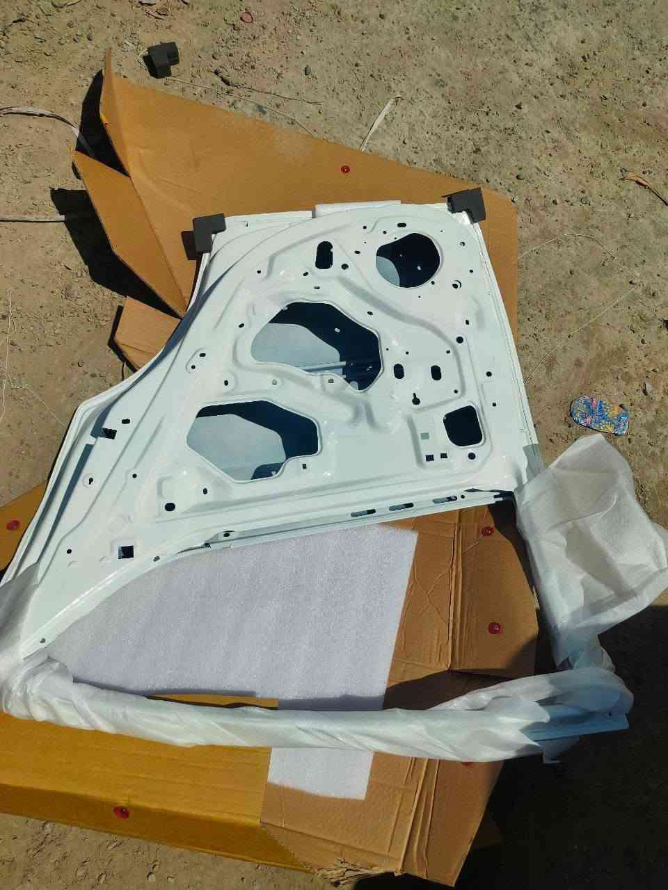 السلام عليكم
تتوفر لدينا غراض سني هندي 

-صندوك سني هندي- 
-دعامية سني هندي-
-بك لايت سني هندي- 
-فول لايت سني هندي-
-شباج سني هندي-
جامة لايت سني هندي- 
-بلوجكترات سني هندي-
-باب سني هندي- 
-درع محرك سني هندي-
-سبايدر سني هندي-
-فان تبريد سني هندي-
دبة راديتر سني هندي-
-بطانة بنيد سني هندي-
-درايف شفت سني هندي-
-قواعد براكيت سني هندي-
-نرمايد سني هندي-

يوجد توصيل جميع محافظات العراق 

للإستفسار التواصل واتساب 

***********. العنوان
 الفرع الاول شارع الضلال
الفرع الثاني  السنك مجمع مينا القيصرية الثانية 
#مركز_الفردوس - الفردوس
