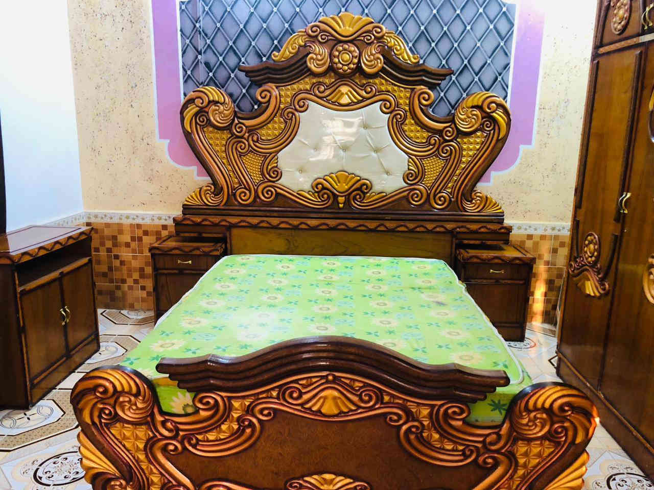 سلام عليكم يوجد خشب عراقي نضافه فول السعر مليون وبي مجال المكان البوعبيد الحويجه***********
