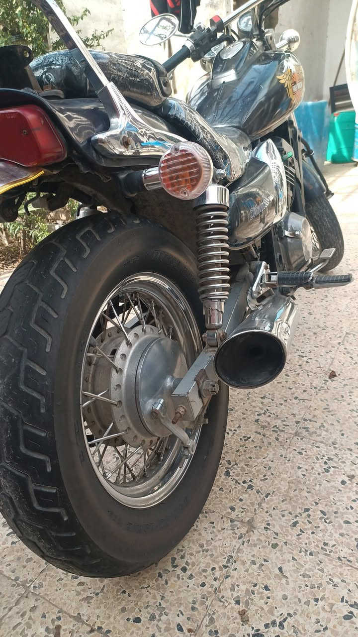 هارلي للبيع مكينه شرط ما مفتوحه واير منيه كلها شغاله سعره 650 مكاني الأيمن منصور ***********
