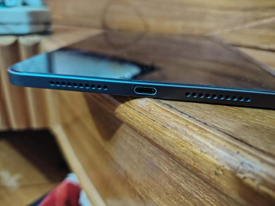 ايباد مني 6 كامل محلقات مستخدم قليل ***********
