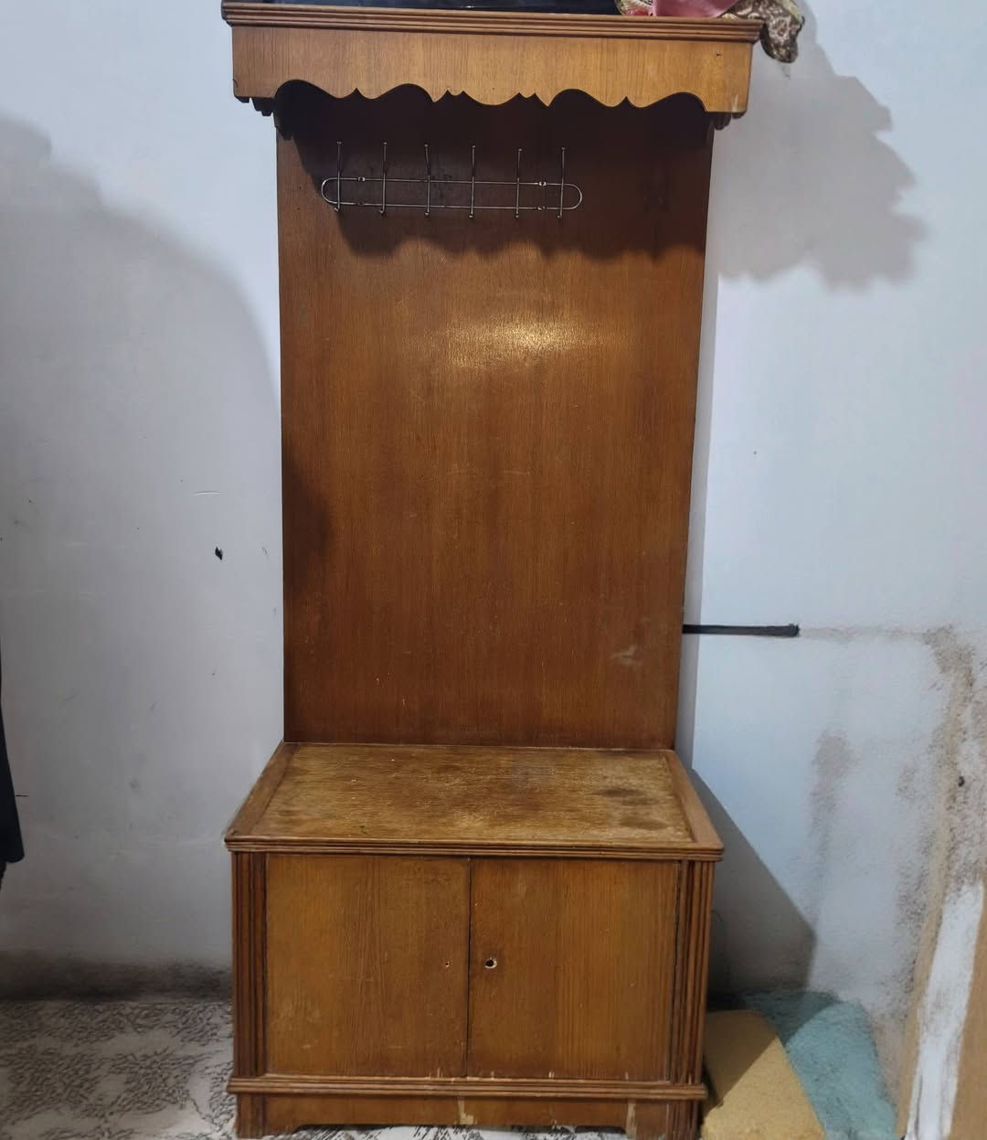 سلام عليكم مرايه وزاويه وتاج للبيع نضيفات والسعر كلش مناسب رقمي بي واتساب ***********
