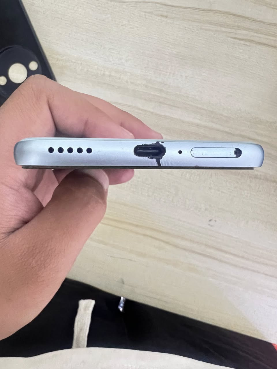 هونر x9c smart 
 الجهاز نضيف 
ماا داخل صيانه 
ما ويا ملحقات 
بي بس هاي الملاحضات الثنين 
بيت الخط مكسور لان 
و الصبغ يلي يم القاعده طايح 
السعر 225 قفل 
مكاني ناصريه مركز


**إذا كنت صاحب هذا الإعلان وتريد حذفه لأي سبب، رجاءا أرسل رسالة إلى الدعم الفني**