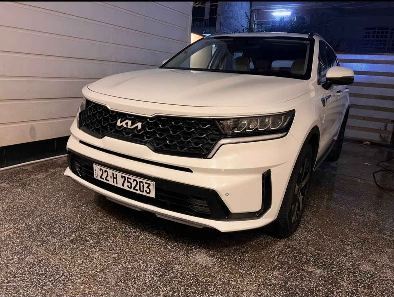 السلام عليكم.. 
كيا سورنتو خليجي موديل ٢٠٢٣ للبيع ماشية ٥٦ كم محرك اربعة سلندر 2500 MPI بدون اي دوانز استيراد شركة NIM السيارة رقم اربيل وبأسمي مواصفاتها عادية بيها نص باب خلفي ورة السايق صبغ وبارد هلال الچاملغ الخلفي يم الباب السعر ٢٢٥٠٠ دفترين وخمسة وعشرين . للتواصل على الرقم ***********
