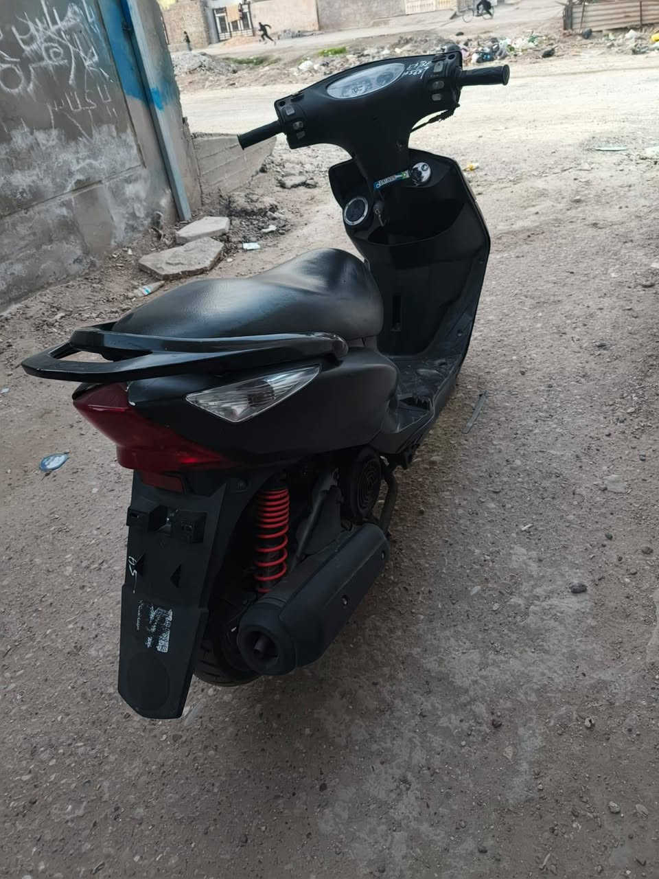 سلام عليكم دراجه للبيع كفاله عامه مكان بغداد لمامل الباويه لسعر 750(***********
