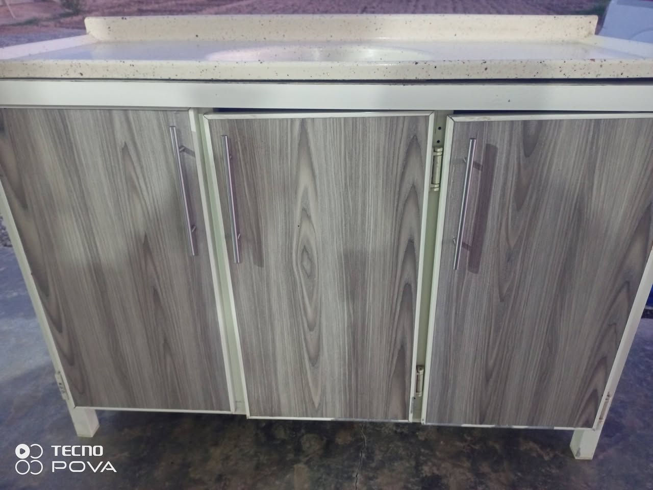 السلام عليكم يوجد سنك للبيع 

***********
