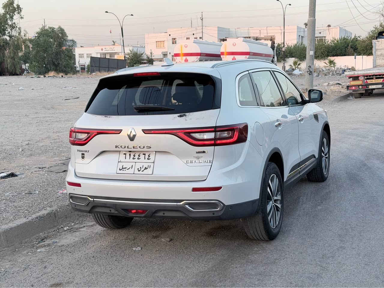 2018 full
100 000 km roishtia
Bas dosay psht sakni 5 panja haya sbgha
بەس دۆسیەی پشت سەکنی ٥ پەنجە سبخی هەیە 
سەیارەکی حەتا بلێی خاوێنە
یەک دوو  قۆپەکی گچکەی هەیە
*********** أربيل, العراق
