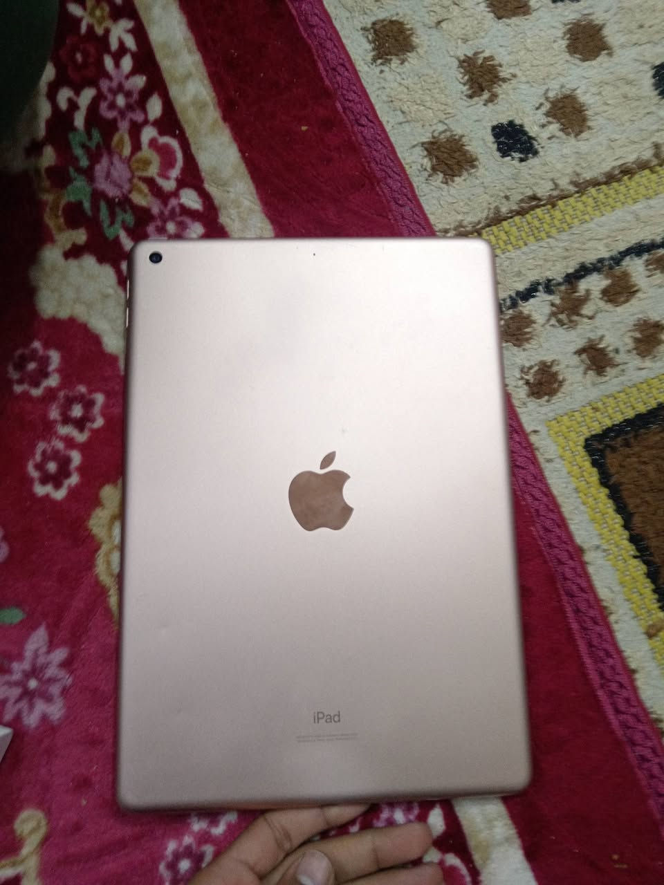 سلام عليكم
ايباد 8 ذاكرة 128 
ايباد مال بيت 
بصمه اصبع متشتغل 
باقي كلة شغال 
مبدل بي بس شريط
شاشة اصيلة ممبدلة 
بطارية اصليةة 70 ٪
مكانيي بغداد شعله 
سعرر 180 وبي مجال ايباد كلش نظيفف 
رقمي *********** متواجد خاص
