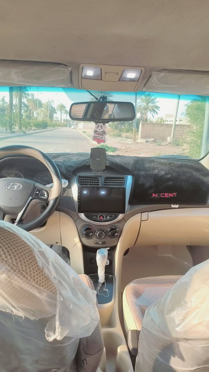 السلام عليكم 
اكسنت خليجي موديل 13 
السياره بأسمي رقم بغداد دولي الجديد 
تدفئه تبريد كله شغال 
تحكمات ستيرين 
اشاره بالمري
كاميرا خلفيه 
شاشه 
السياره خير من الله 
ترهم بيع وترهم مراوس مكاني بغداد سلمان باك 
***********
