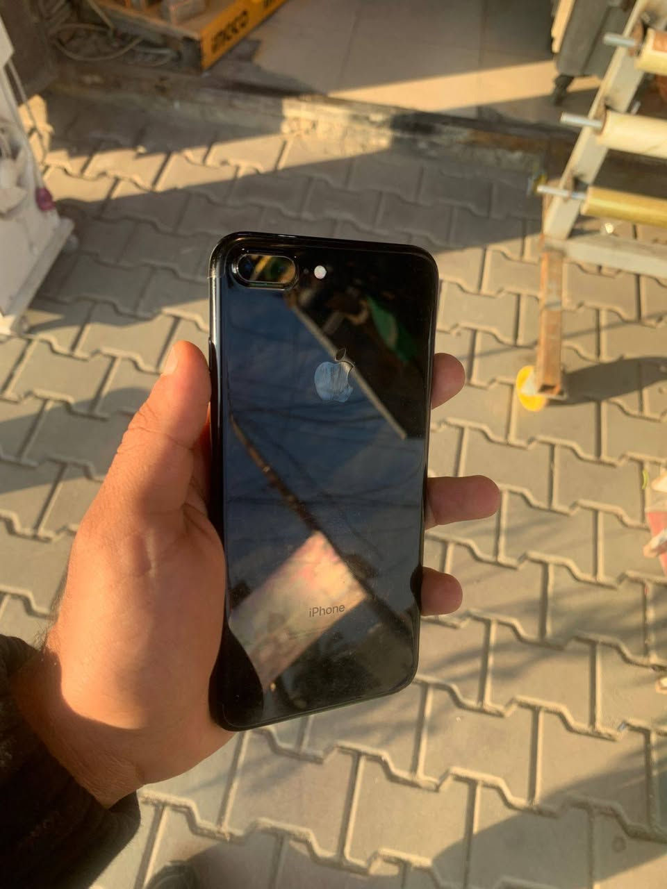 ايفون 7 بلاس ذلكرة 256 جهاز بلاد ممفتوح بطارية 63 شحنه زين جهاز مكفول من برغي للبرغي موضح ب صور النظافة للبيع سعر قفل 100 غير قابل للتفاوض شراي اتصل فقط 
***********
مكان بغداد
