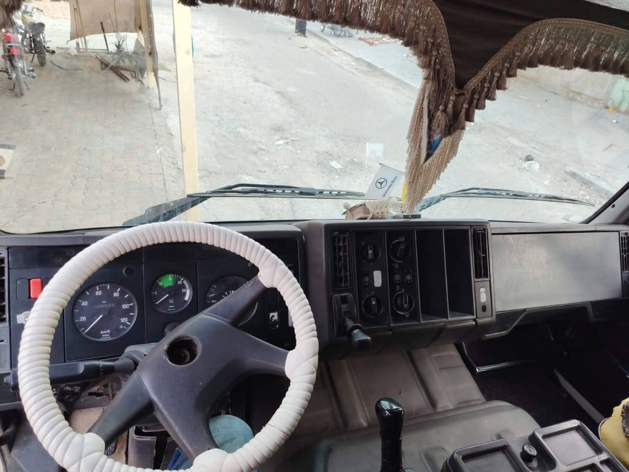 سلام عليكم لبي كرواتي لبيع 
موديل 92 موصفات دوله محرك 44 كير 210 دوه 14 موجمعه نص جيف بربرن جبير ام القيطان تخم تاير تبريد بلادي موضومه قاطره جاهزه 
سياره رقم ميسان بسمي تحويل مباشر كفاله عامه السياره السعر 460 ورقه وبيهه مجال الرقم ***********
