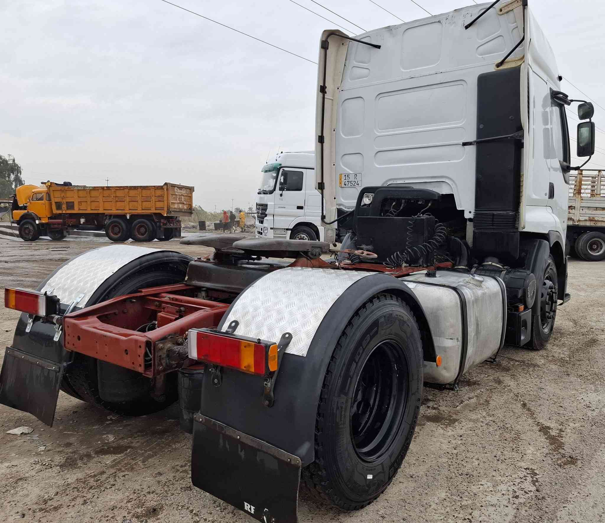 سلام عليكم عندي رينو للبيع موديل 98 رقم الانبار انكليزي حجم 385 جاهزه اي نقص ما بيهه بلاديه لا ضربه ولا صبغ كله على بلاد تبريد شغال محرك جديد ستندر شركه تخم تاير جديد كهربائيات كله شغاله كير ومحرك واكسل كله جديد مكان السياره بغداد السعر 80 وبيهه مجال قليل الشراي يتصل ***********
