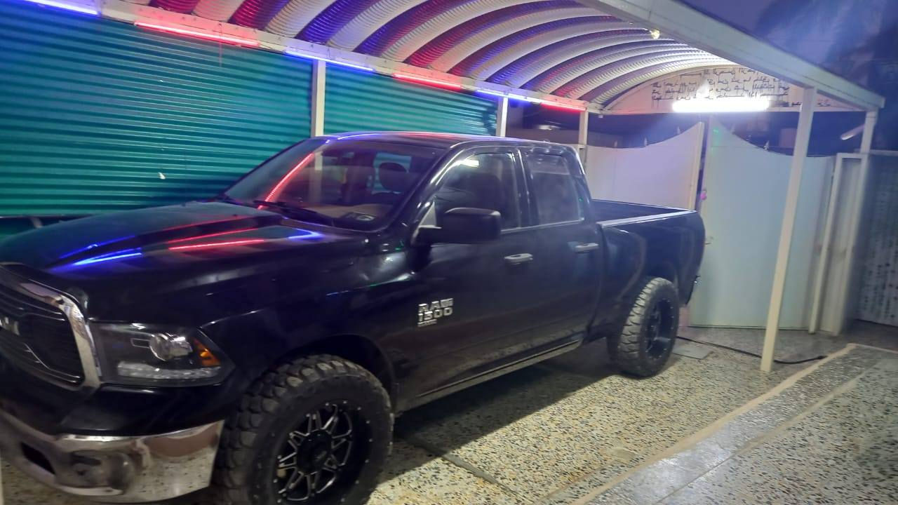 زوج رام موديل ٢١ فئة كلاسيك لون أسود حجم المحرك ٦ سلندر اقتصادية الحادث جاملغ وبنيد الجاملغ تصليح وبنيد مبدل شركة نفس اللون تاير جبلي جديد مع ويل بلاك باي السيارة مرفعه ٣ انج رقم بغداد ماشية ٧٤ السعر ٢٢٠ واذا اكو مراوس الاتصال ***********
