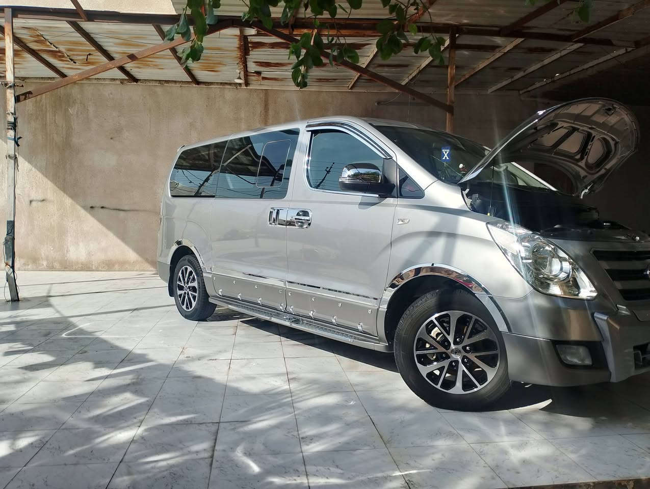 السلام عليكم ستاركس للبيع موديل 2016 كفاله عامة الرقم بصرة مكينه مجول غير متواجد ع الفيس***********
